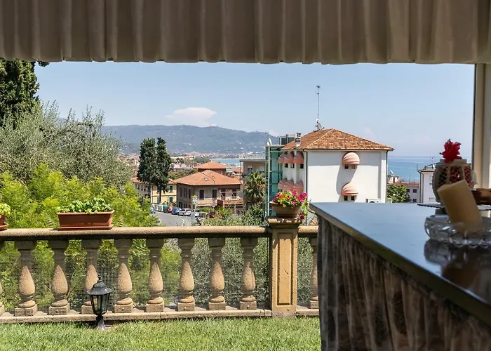 住宿加早餐酒店 Il Viaggio 迪亚诺马里纳